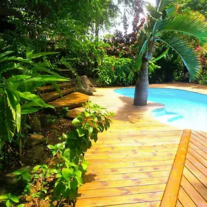  Hébergement de vacances Les Manguiers Guadeloupe