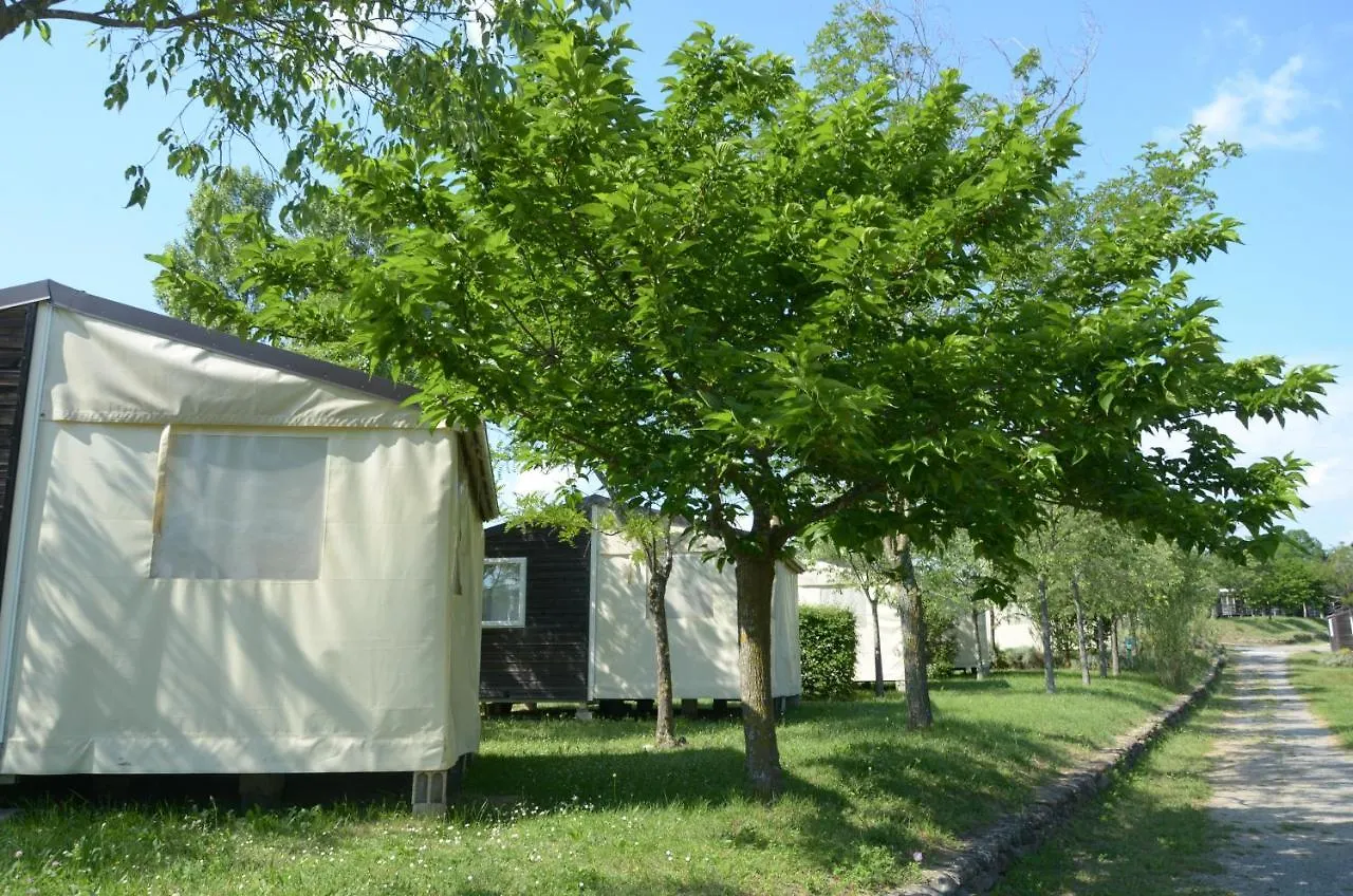 *** Camping Ludocamping Lussas France